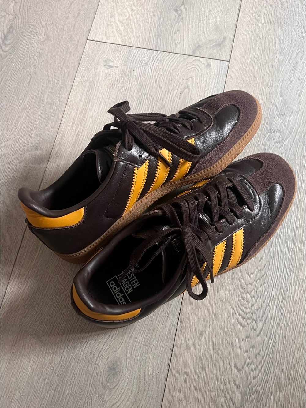Adidas Brown Yellow Sneakers Gum Sole Samba Style Women’s Size 9.5